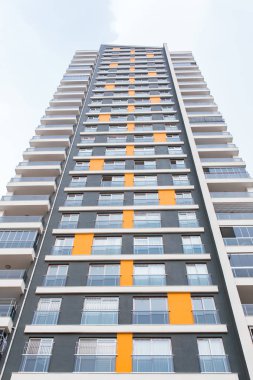Yeni çok katlı konut apartman apartmanlar. Mortgage ve inşaat arka plan konsept görüntüsü.