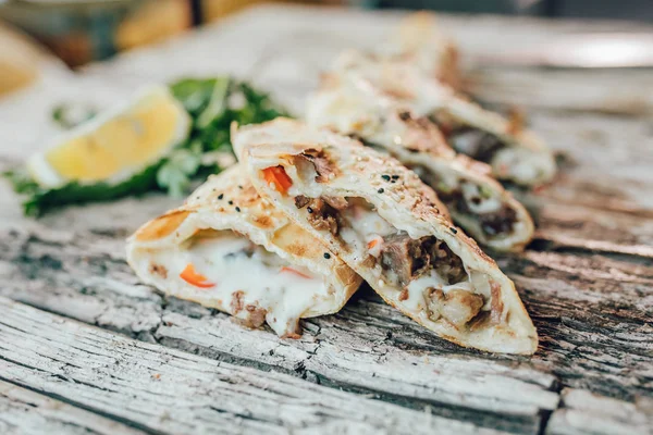 Traditionele Turkse Pide Pita Met Rundvlees Kaas Groenten Turkse Keuken — Stockfoto