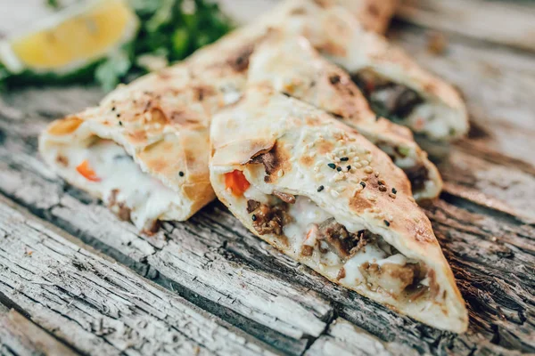 Traditional Turkish Pide Pita Beef Cheese Vegetables Turkish Kitchen Cuisine — Stock Photo, Image