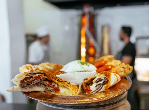 Traditionele Turkse Doner Kebab Ook Bekend Iskender Shawarma Gyros Turkse — Stockfoto