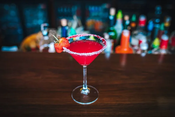 Frysta Exotiska Tropiska Margarita Cocktails Med Citron Jordgubbar Och Citron — Stockfoto