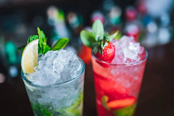 Refreshed Fresh Colorful Exotic Alcoholic Mojito Cocktails Lime Mint Strawberry — Stock Photo, Image