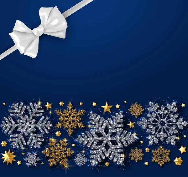 Blaue Weihnachten, Neujahr und Winter Hintergrund mit glänzenden Schneeflocken — Stockvektor