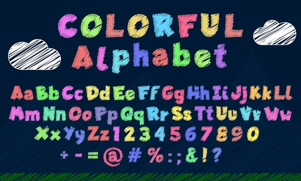 Alfabeto e figure dei cartoni animati latini multicolori. Font design fo — Vettoriale Stock