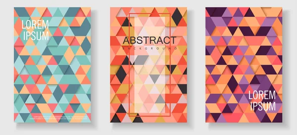 Set aus bunten Papierkarten mit abstrakten Dreiecksmustern. — Stockvektor
