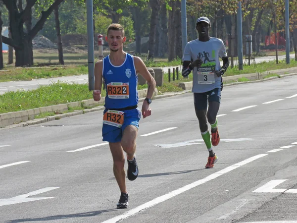 Belgrado Serbia Settembre 2018 Seconda Mezza Maratona Belgrado Corridori Provenienti — Foto Stock