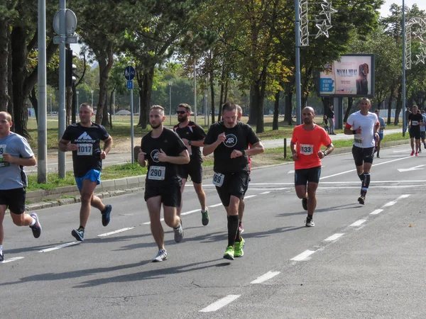 Belgrad Sırbistan Eylül 2018 Belgrad Yarı Maraton Koşucular Şehir Sokak — Stok fotoğraf