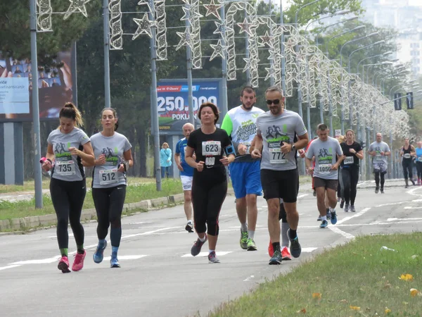 Belgrado Serbia Settembre 2018 Seconda Mezza Maratona Belgrado Corridori Provenienti — Foto Stock