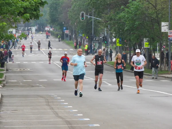 Belgrado Serbia Aprile 2019 32Esima Maratona Belgrado Corridori Provenienti Molti — Foto Stock