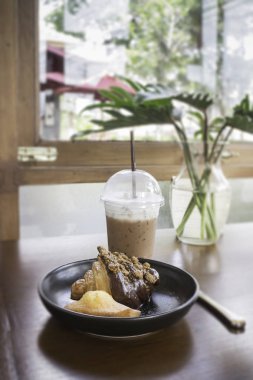 Kahve içecek ve ev yapımı ekmek, stok fotoğraf Kahvaltı Seti