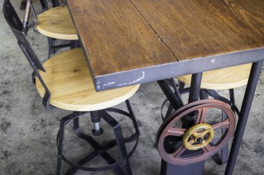 Çatı katı odası, hazır fotoğraf Vintage ahşap sandalye