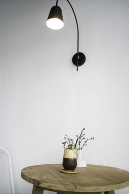 Kalkıp limonlu kahve içmek, fotoğraf çektirmek.