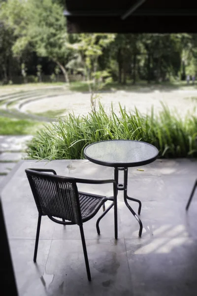 Sidewalk Café Sitze Garten Archivbild — Stockfoto