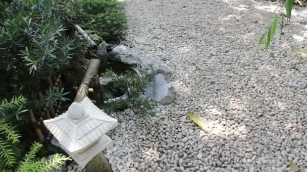 Decoración Agua Que Fluye Bambú Jardín Material Archivo — Vídeos de Stock