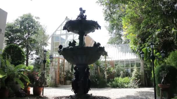 喷泉装饰在室外花园 股票镜头 — 图库视频影像