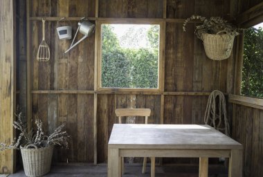 Bahçede iş istasyonunu rahatlatın