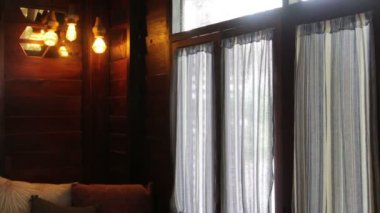 Perdeler, stok görüntüleri ile balkon Oda iç pencere