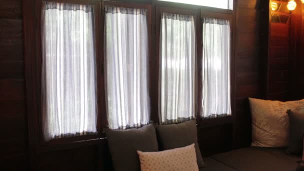 Sala Estar Ventana Interior Con Cortinas Hechas Mano Material Archivo — Vídeo de stock