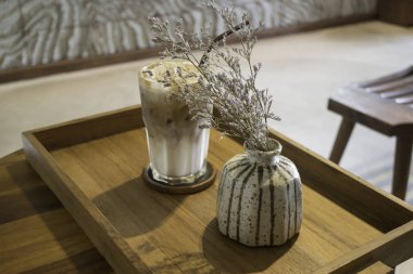 Lezzetli buzlu karamel kahve içeceği