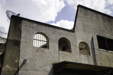 Binanın eski grunge duvarı