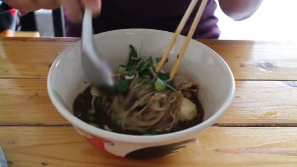 Thai Style Rice Noodle Black Herbal Soup Stock Images — 비디오