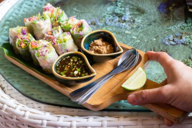 Sağlıklı taze sebzeli börek, stok fotoğrafı.