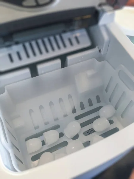 Чистые Кубики Льда Автоматического Изготовителя Льда Фото Складе — стоковое фото