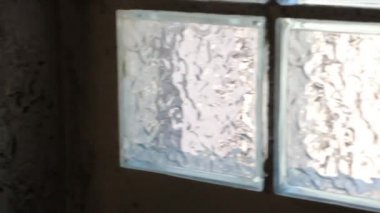 Parlak gri grunge ve cam kutu duvar, stok görüntüler