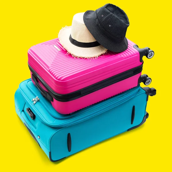 Blue Pink Trunks Summer Straw Fabric Hats Duas Malas Viagem — Fotografia de Stock