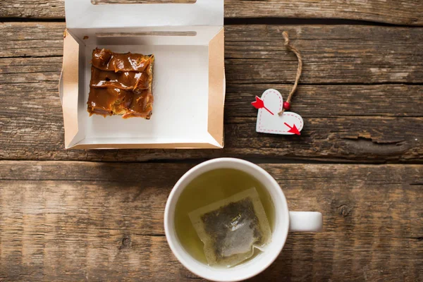 Carta Con Cioccolato Torta Caramello Brownie Verde Presente Forma Cuore — Foto Stock