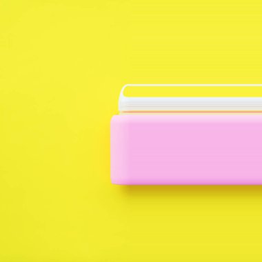 Pembe Cam plastik su şişesi üzerinde sarı arka plan Flask sıvı için. Kadınların rahat aksesuar spor bir piksel şeritler genişliği ile Modern tasarımı için temiz içme tatlı stil donanımları için