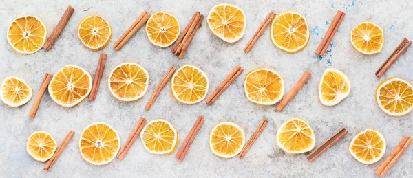 Hausgemachte Getrocknete Orangen Scheiben Zimtstangen Von Oben Weihnachten Natürliche Und — Stockfoto