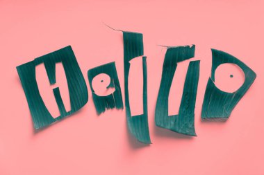 Word Merhaba mektupları yeşil tropikal yaprak