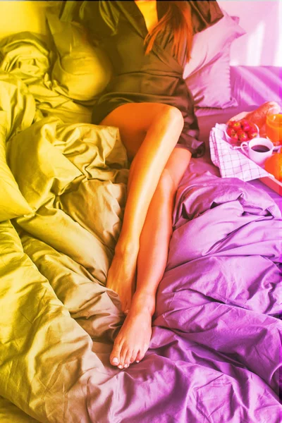 Suntanned young beautiful brunette woman waking up — Stock Photo, Image