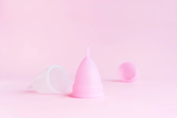 Menstrual cup on pink background. Alternative product — Stock Photo, Image