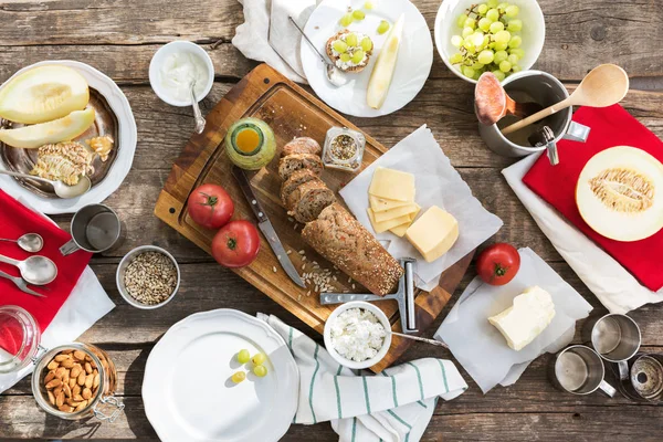 Gezond biologisch eten broodjes snacks bovenaanzicht — Stockfoto