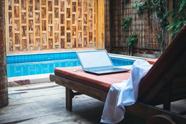 Working Place Opened Computer Outdoor Thailand Vacation Remotely Job — Stock Photo, Image