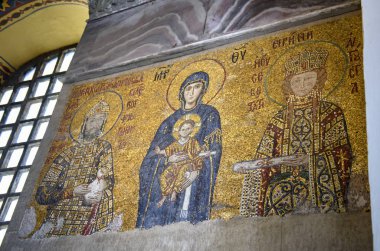 Ayasofya'nın iç altın mozaikleri