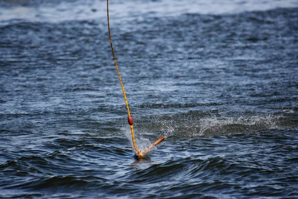 Andar Perto Lagoa Wakebording Despertar — Fotografia de Stock