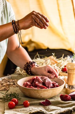 bilezik kahverengi eller tuz et