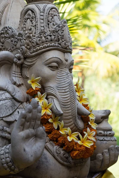 View Typical Indonesian Statue — Stock Photo, Image