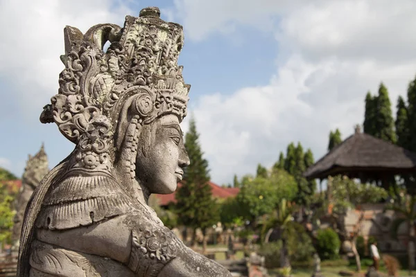 Widok Typowych Statua Indonezyjski — Zdjęcie stockowe