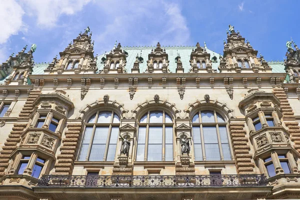 Alte Fassade des Rathauses. Hamburg — Stockfoto