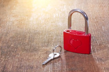 aşk kilit ve anahtar