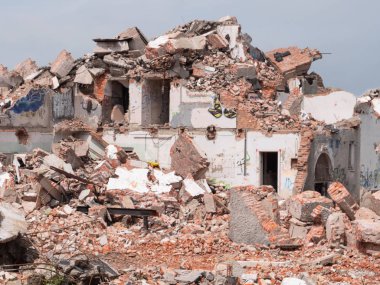 Eski bina kalıntıları. Felaket ya da kavramı yok