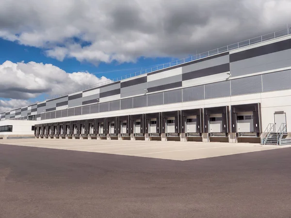 Large distribution warehouse — Stock Photo, Image