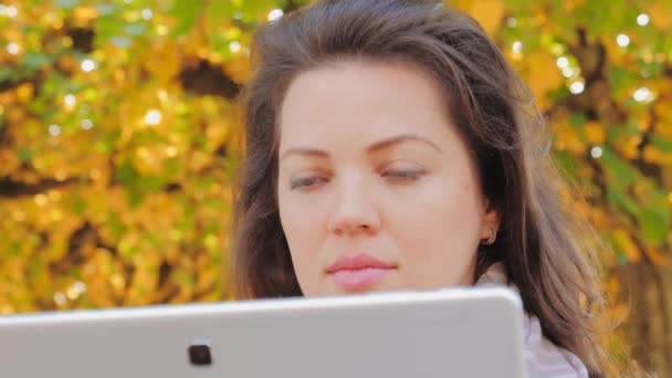 Woman working with laptop — Stock Video