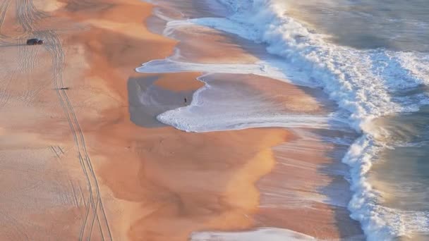 Nazare balnearios playa, pintoresca playa . — Vídeos de Stock
