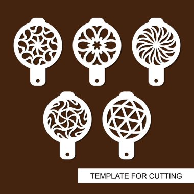 Kahve şablonlar kümesi. Resim çizim için kapuçino, macchiato ve latte. Soyut geometrik süsleme. Lazer kesim, kağıt kesiği ve ahşap oyma için şablon. Vektör çizim. 