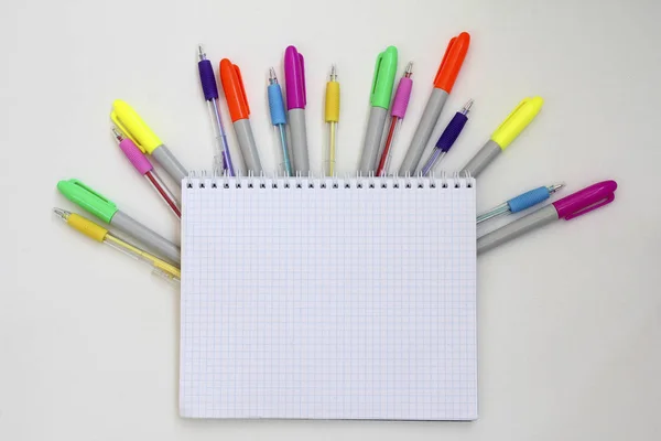 Volta Conceito Escola Fundo Educação Escolar Com Livro Exercícios Branco — Fotografia de Stock